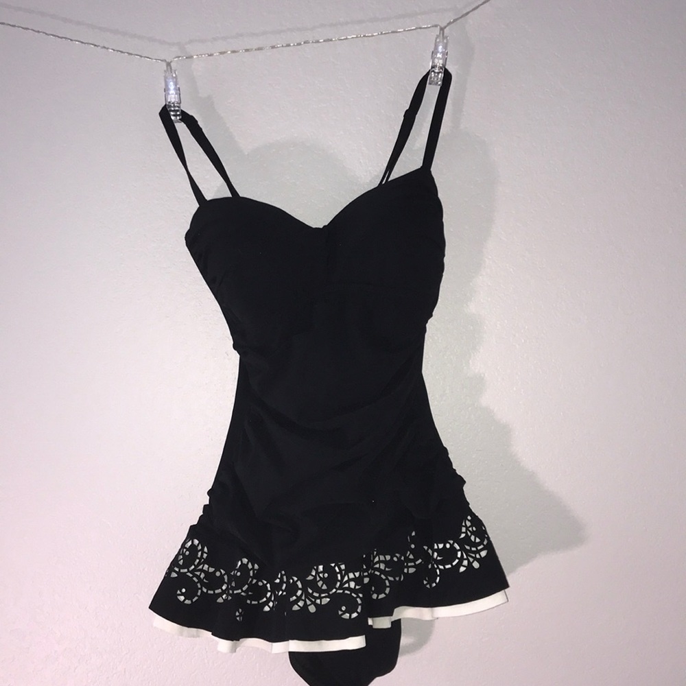 One piece swim suit